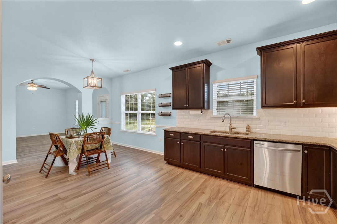 407 Sunbury Drive Property Photo 17