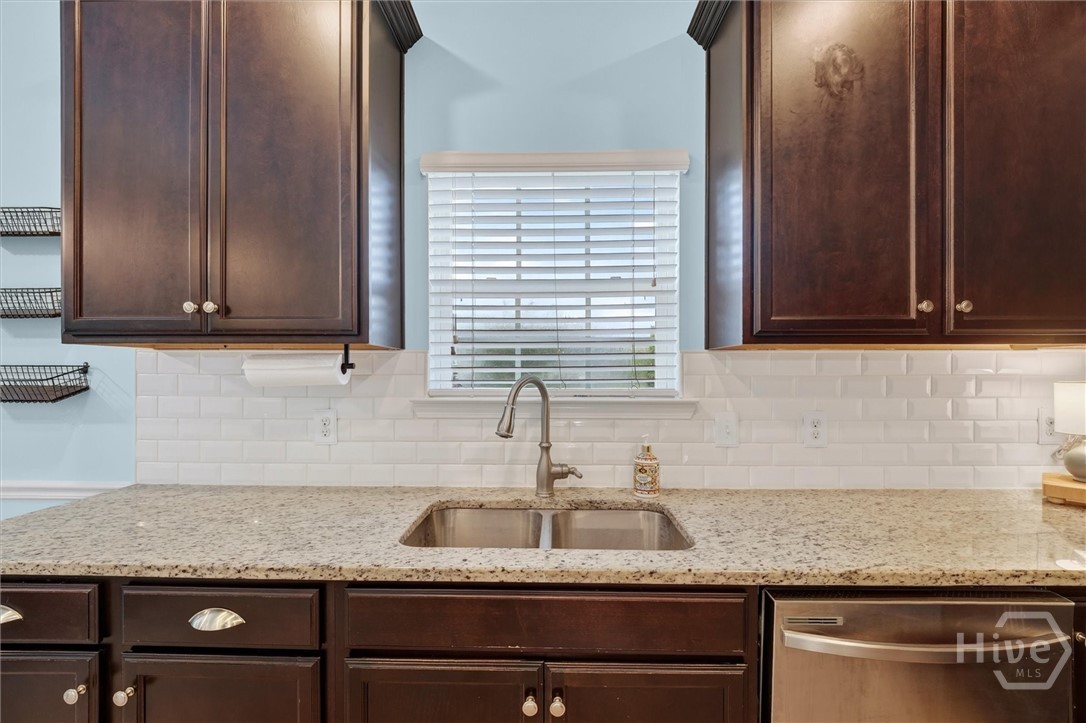 407 Sunbury Drive Property Photo 18