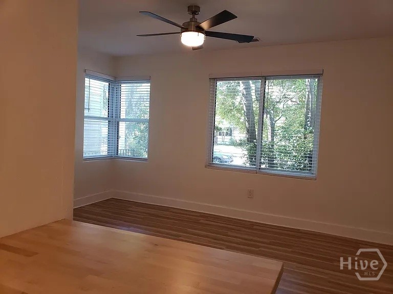 732 E Henry Street Property Photo 3