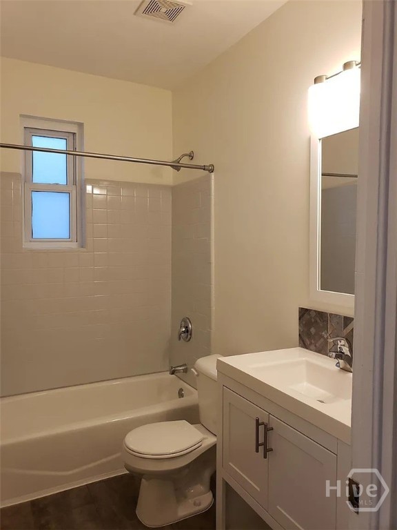 732 E Henry Street Property Photo 10