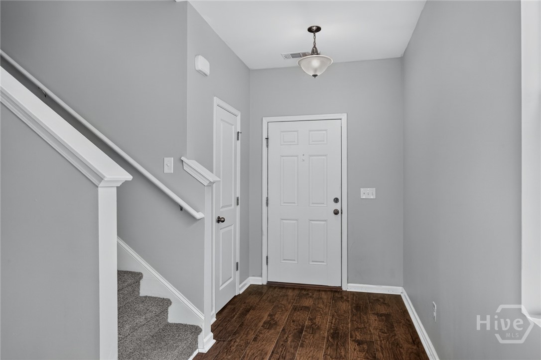 95 Hamilton Grove Drive Property Photo 2