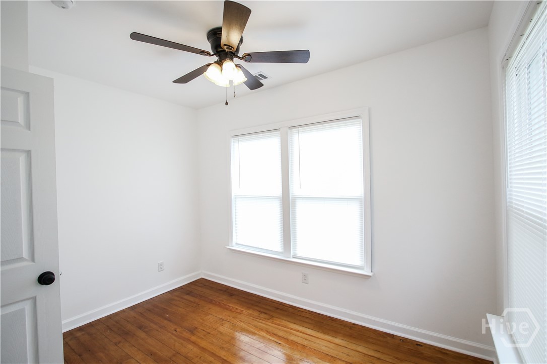 1904 E 51 Street Property Photo 3