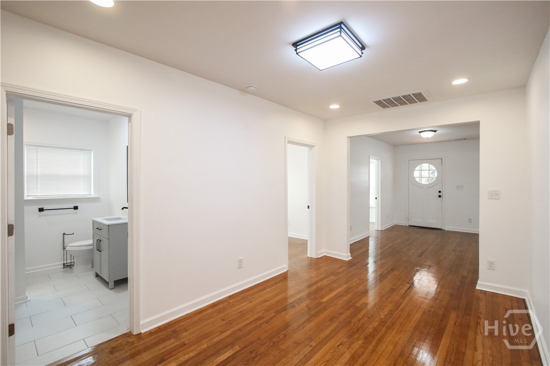1904 E 51 Street Property Photo 5