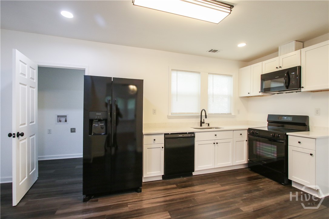 1904 E 51 Street Property Photo 8