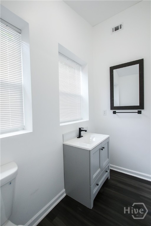 1904 E 51 Street Property Photo 9