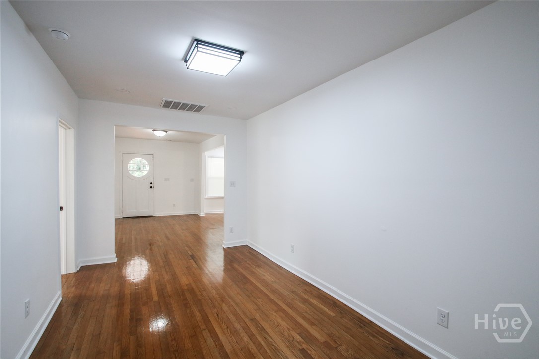 1904 E 51 Street Property Photo 17
