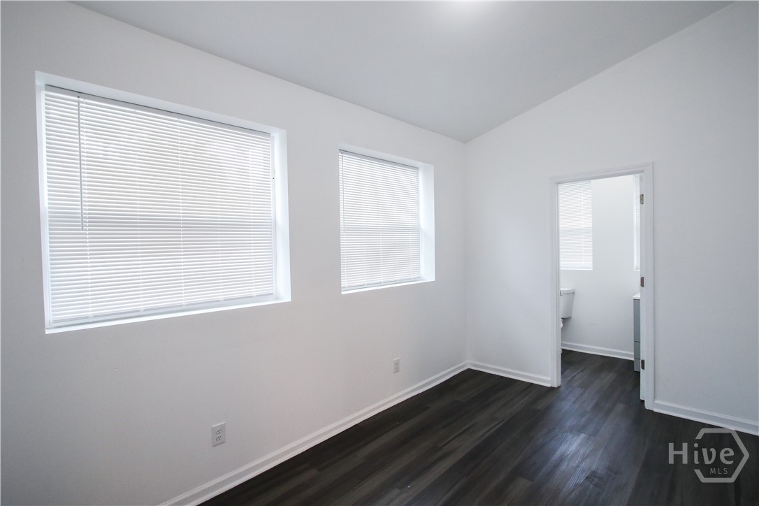1904 E 51 Street Property Photo 21