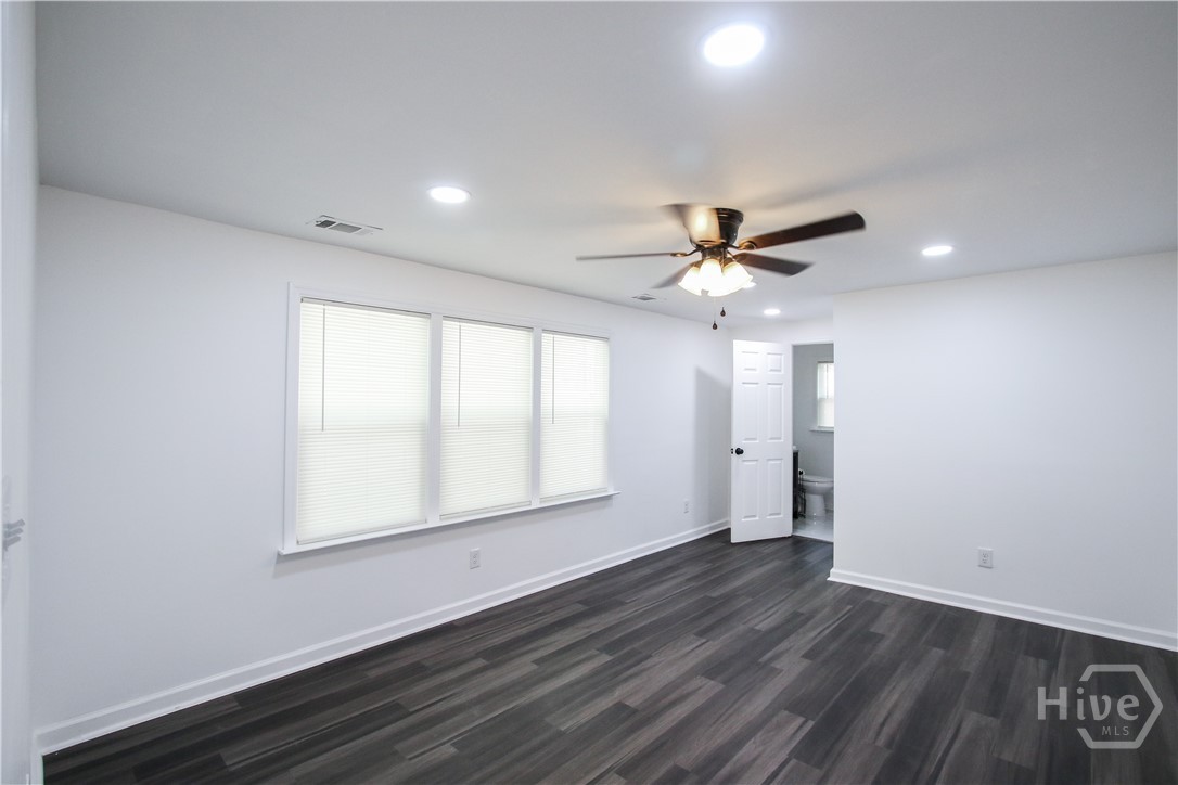 1904 E 51 Street Property Photo 23