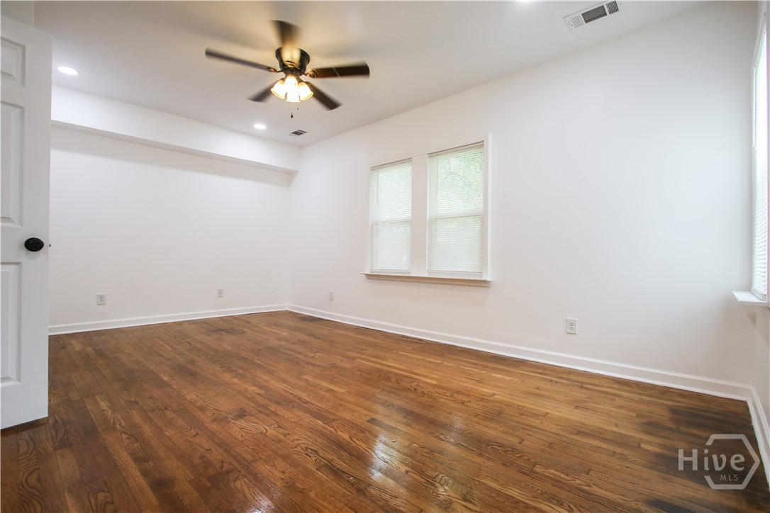 1904 E 51 Street Property Photo 24