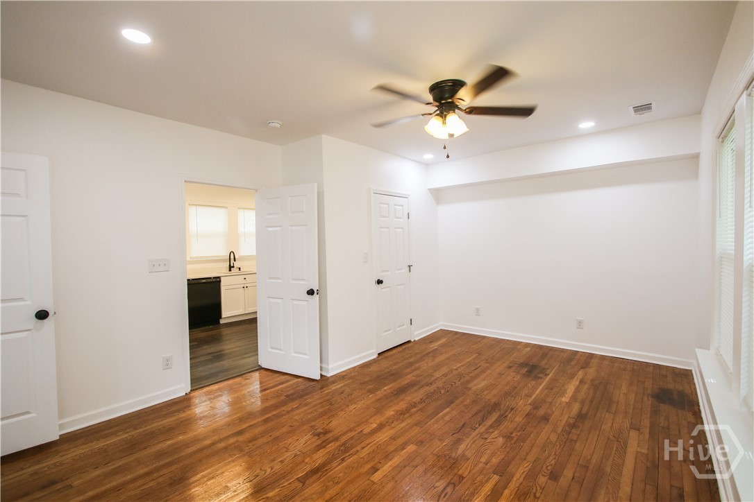 1904 E 51 Street Property Photo 27