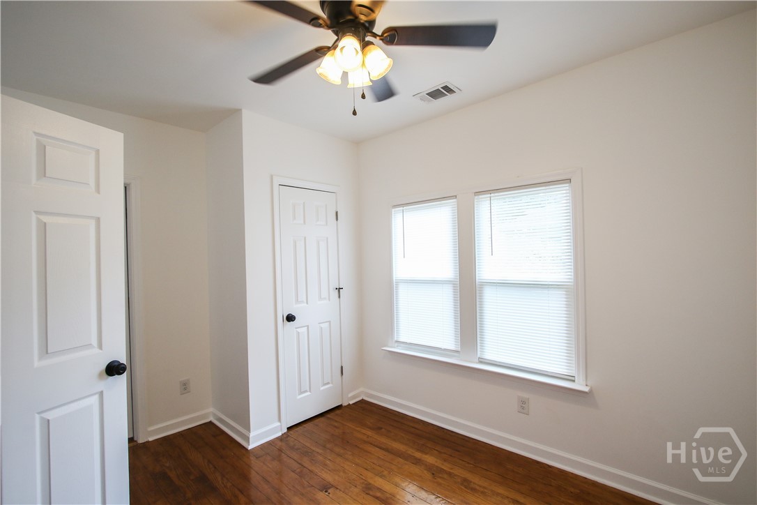 1904 E 51 Street Property Photo 31
