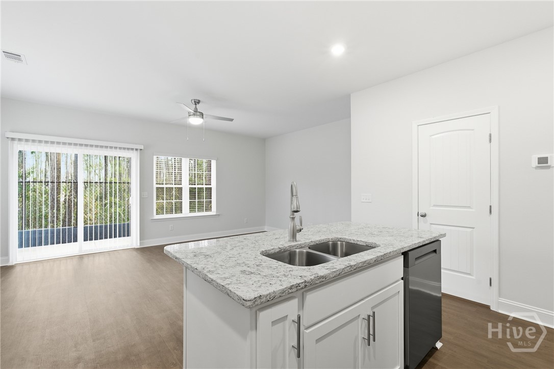 102 Hinesley Way Property Photo 8