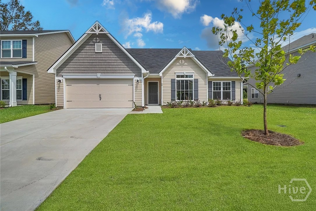 66 Swallow Tail Circle Property Photo 2