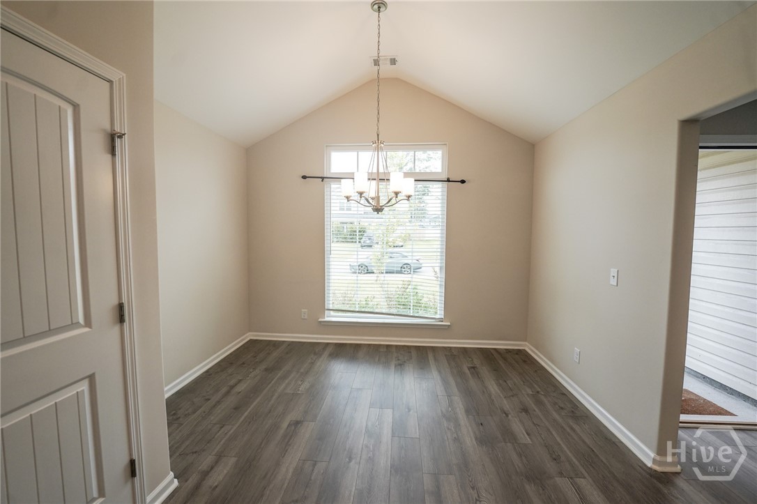 66 Swallow Tail Circle Property Photo 10