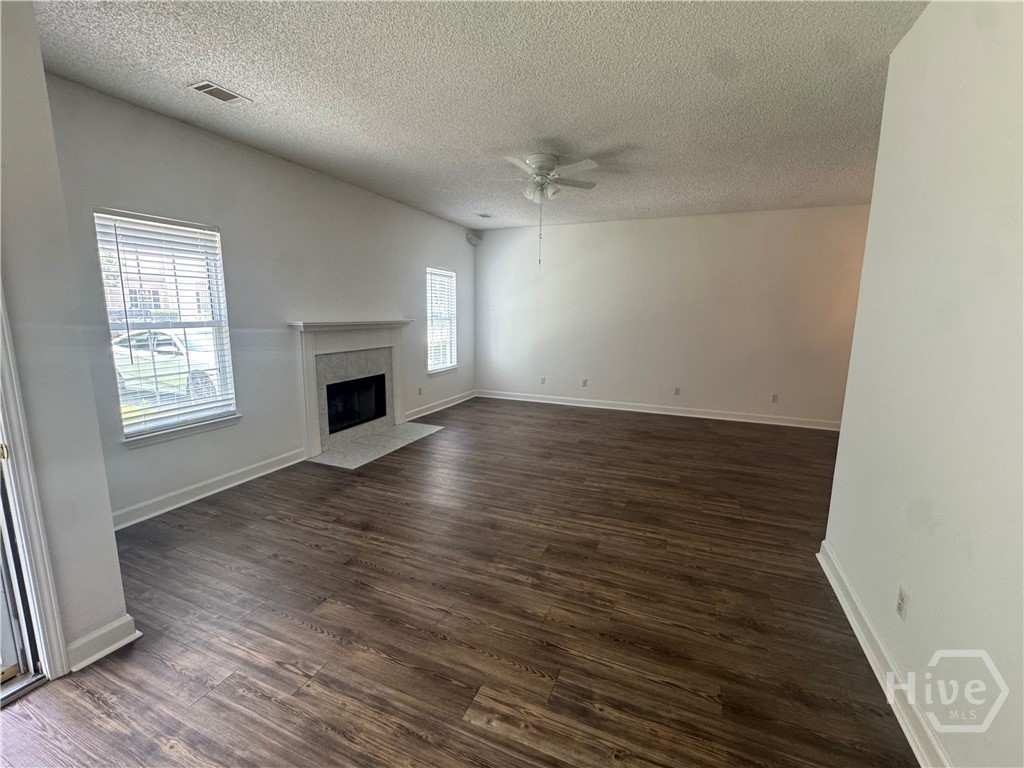 5 Kingslan Court Property Photo 4