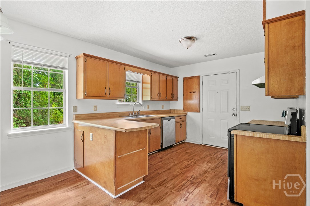 85 Waters Avenue Property Photo 6