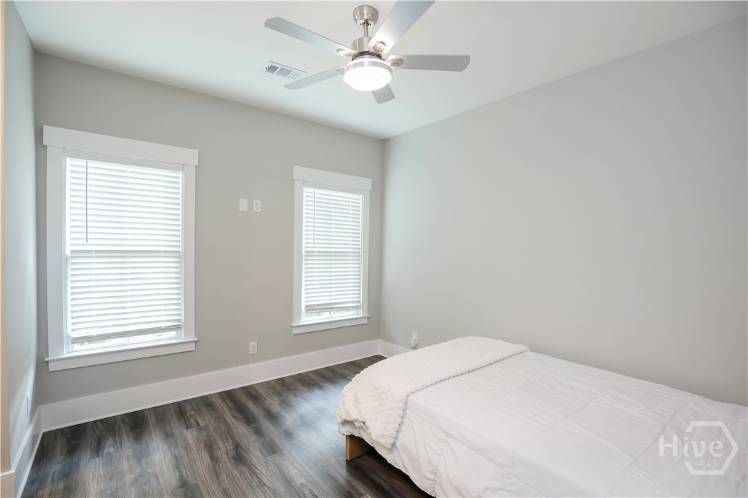 417 W 32nd Street Property Photo 15