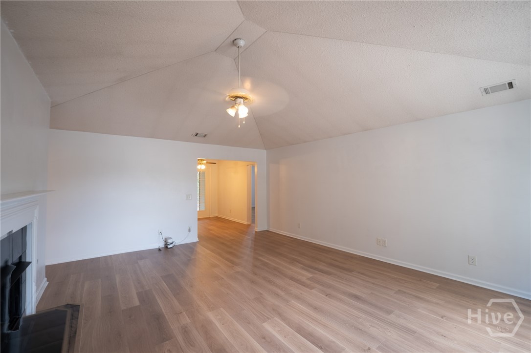 121 W Tisbury Lane Property Photo 3