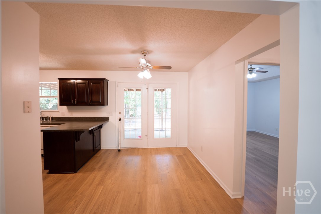 121 W Tisbury Lane Property Photo 7