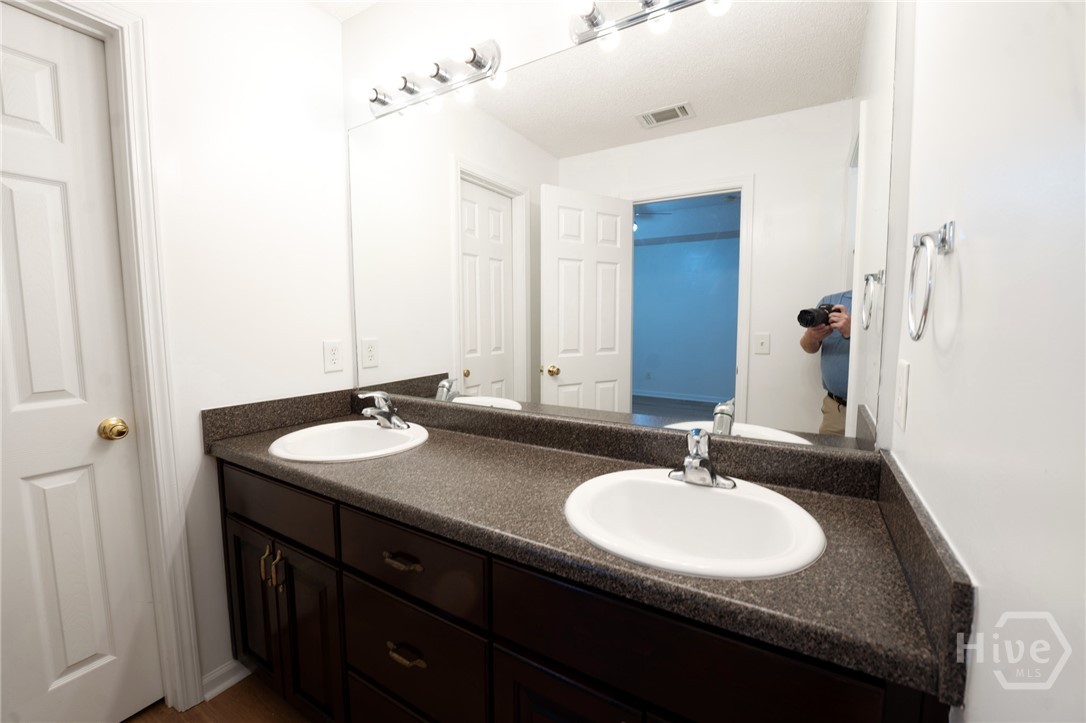 121 W Tisbury Lane Property Photo 12