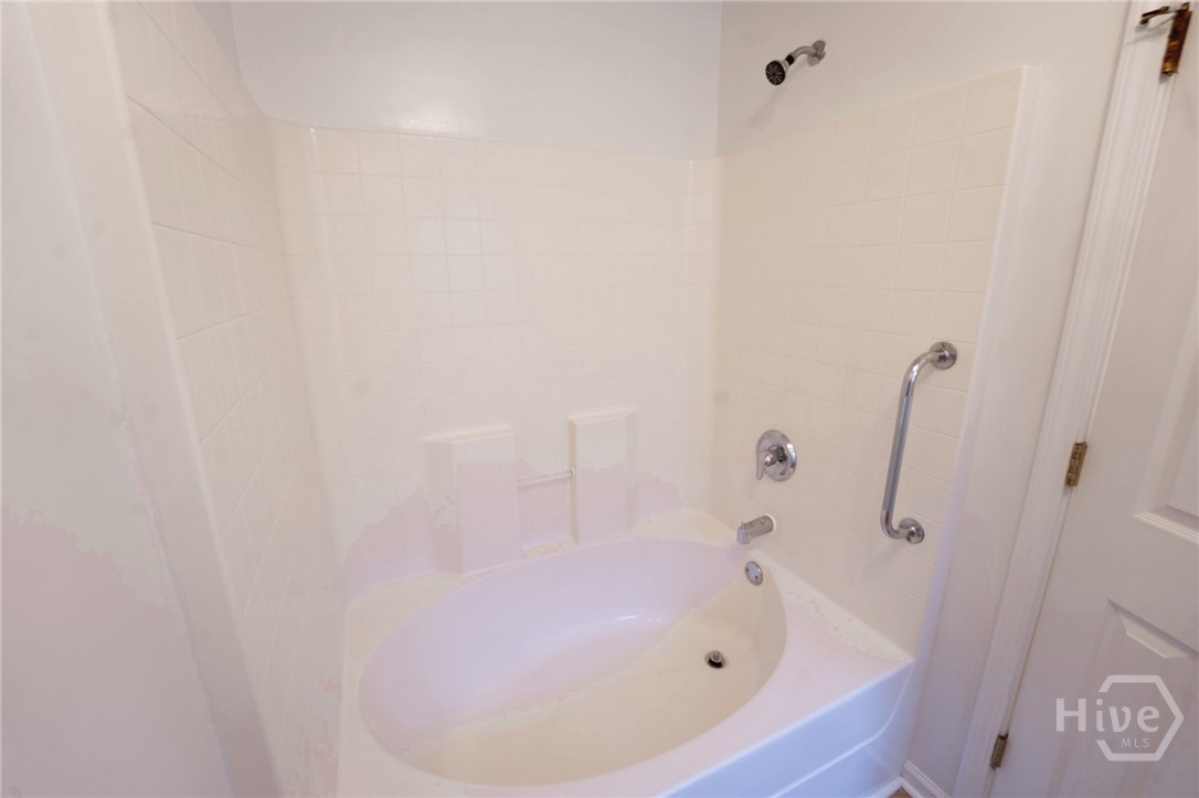 121 W Tisbury Lane Property Photo 13
