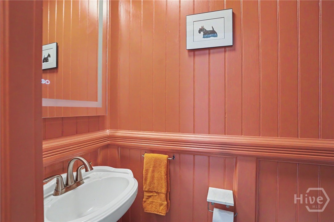 615 Tattnall Street Property Photo 25