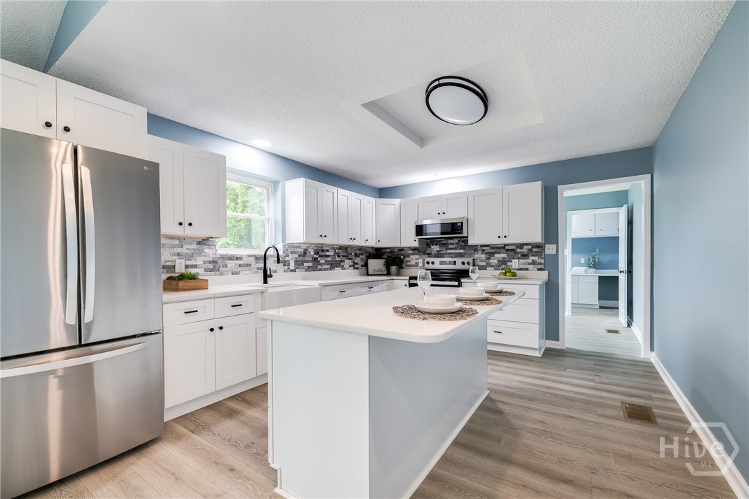 330 Lakeshore Drive Property Photo 11