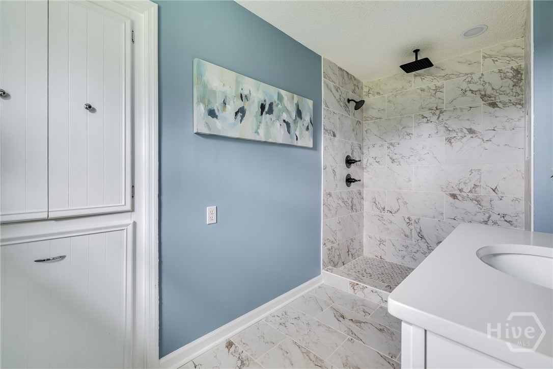 330 Lakeshore Drive Property Photo 24