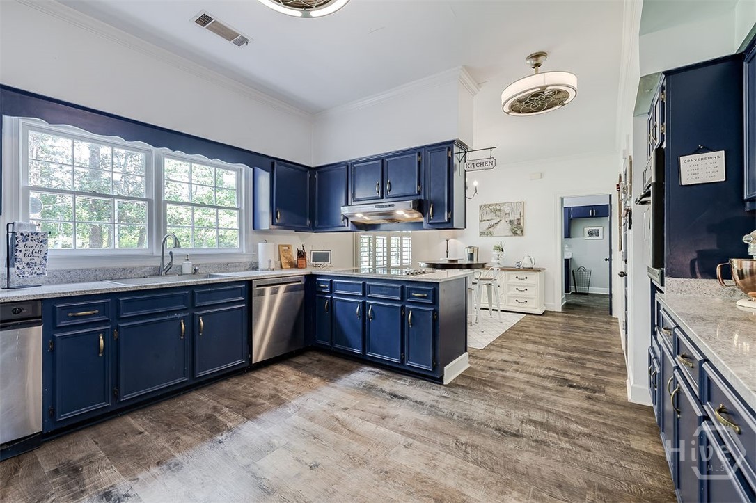 1017 Camellia Drive Property Photo 10