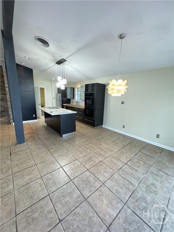 319 Windsor Road Property Photo 9