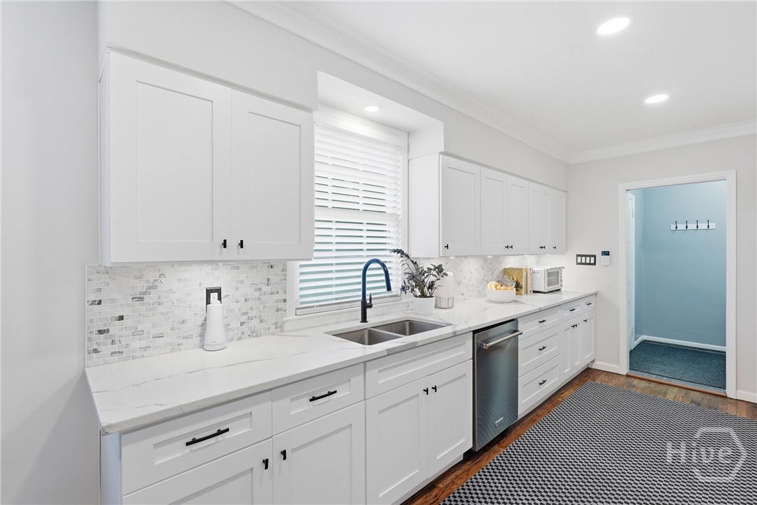 5116 Abercorn Street Property Photo 17