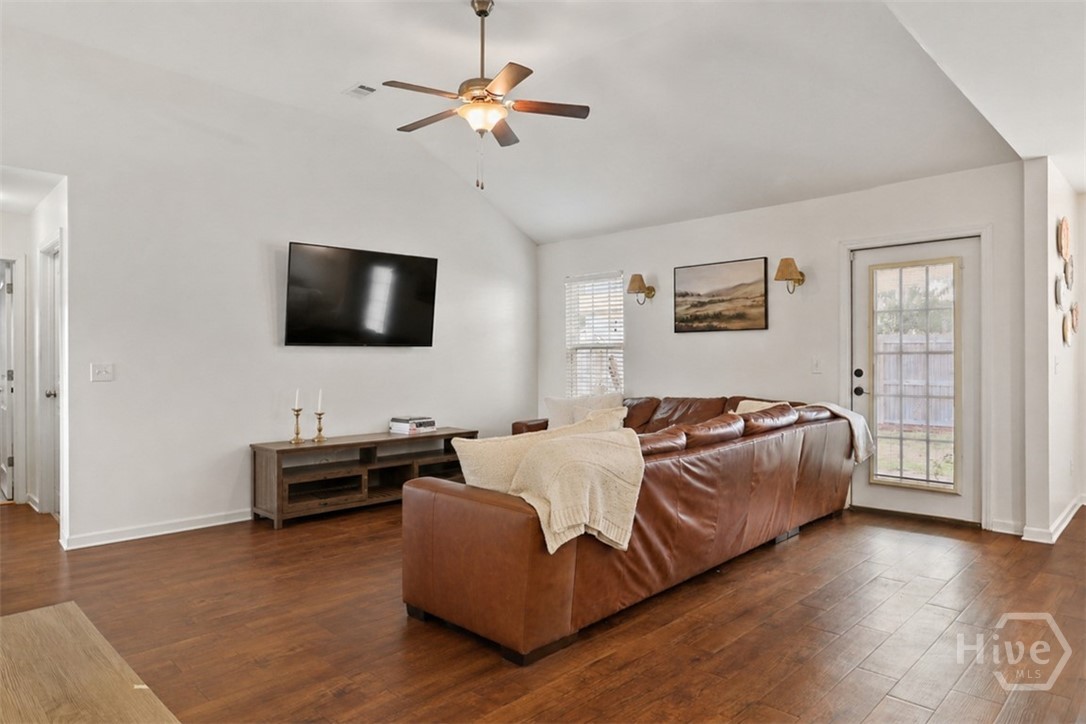 43 Farrington Circle Property Photo 6