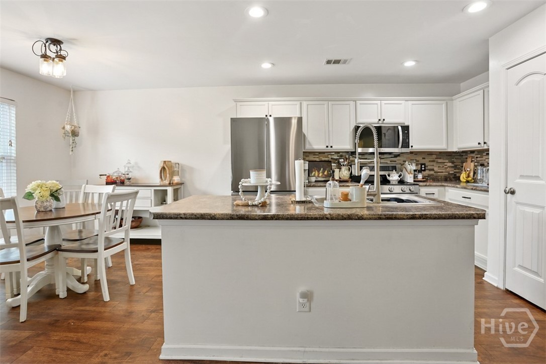 43 Farrington Circle Property Photo 8