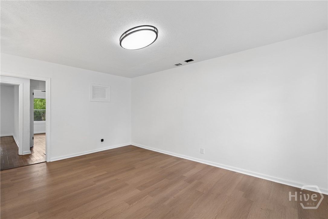 1106 E 53rd Street Property Photo 6