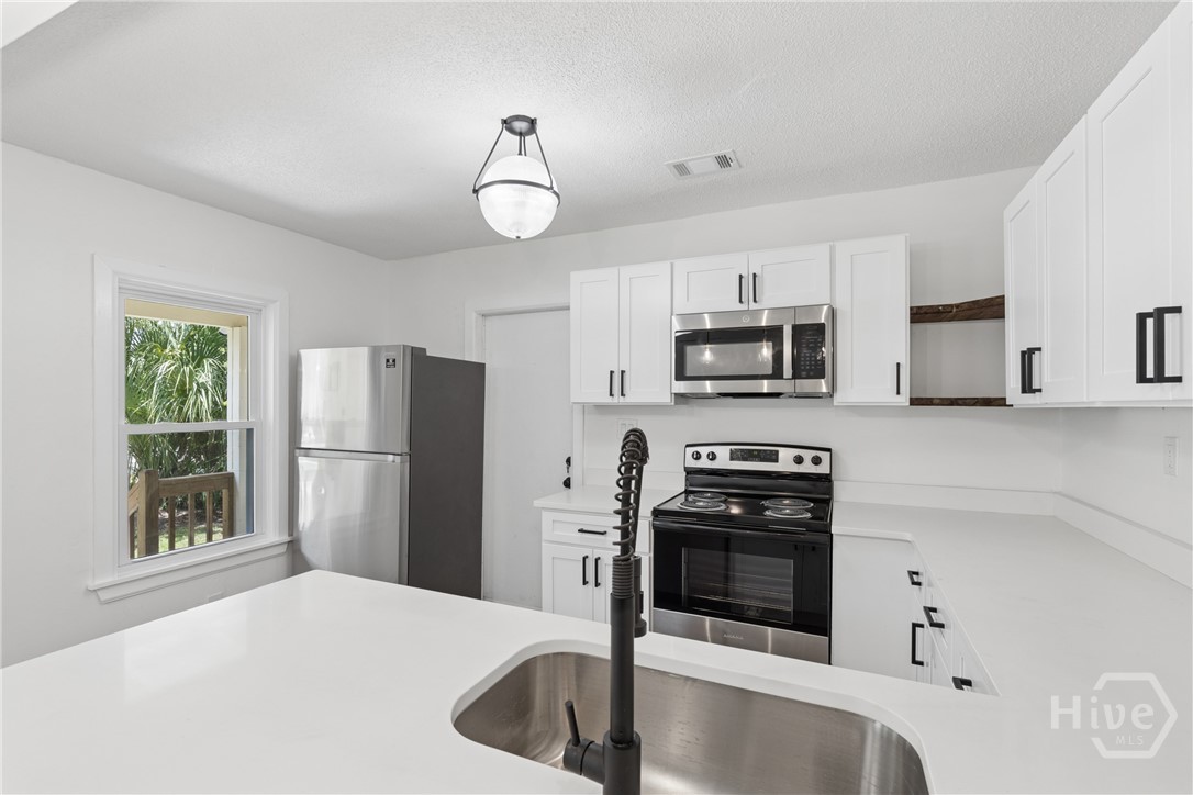 1106 E 53rd Street Property Photo 12