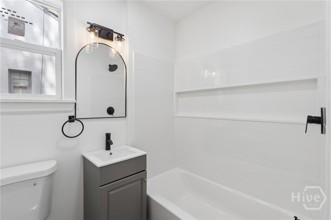 1106 E 53rd Street Property Photo 13