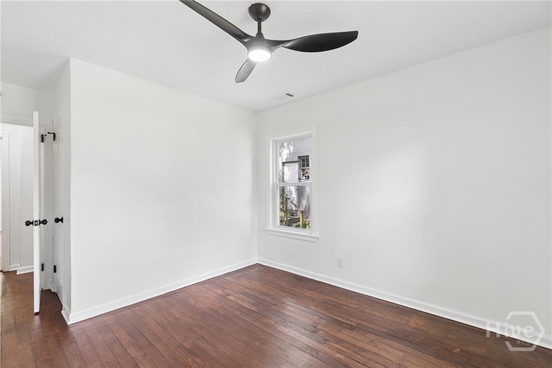 1106 E 53rd Street Property Photo 15