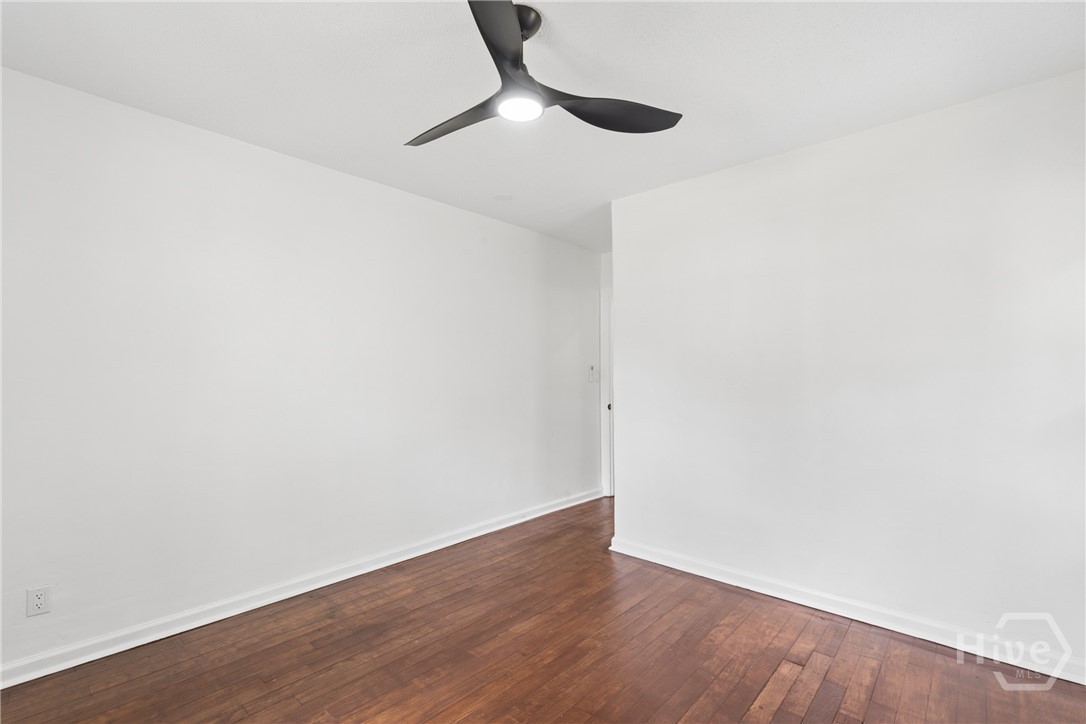 1106 E 53rd Street Property Photo 16