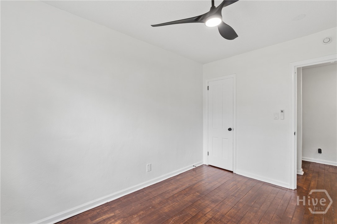 1106 E 53rd Street Property Photo 18
