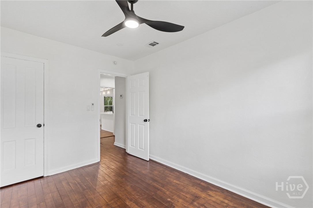 1106 E 53rd Street Property Photo 19