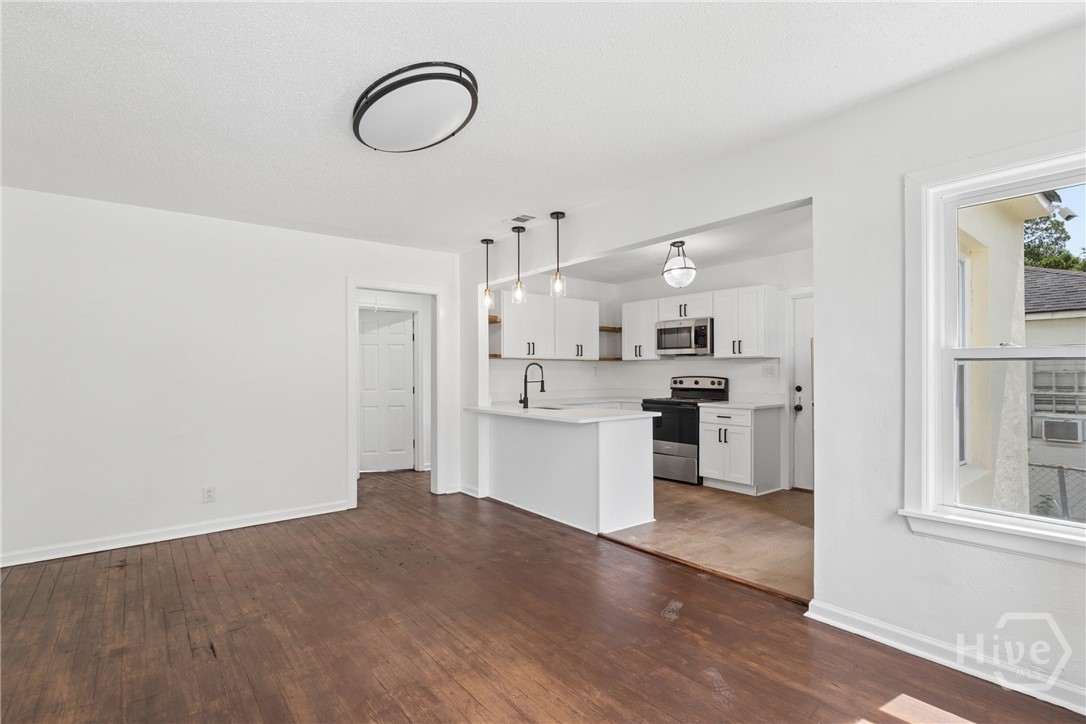 1106 E 53rd Street Property Photo 20