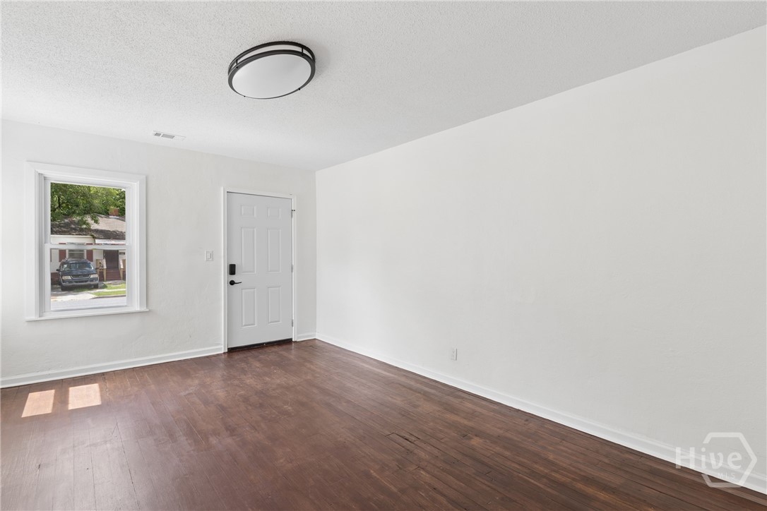 1106 E 53rd Street Property Photo 22