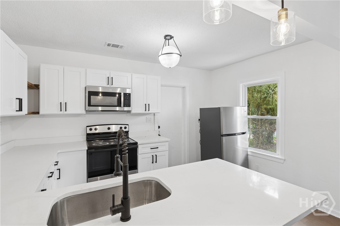 1106 E 53rd Street Property Photo 26