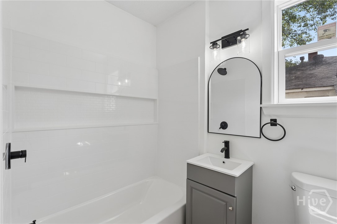 1106 E 53rd Street Property Photo 27