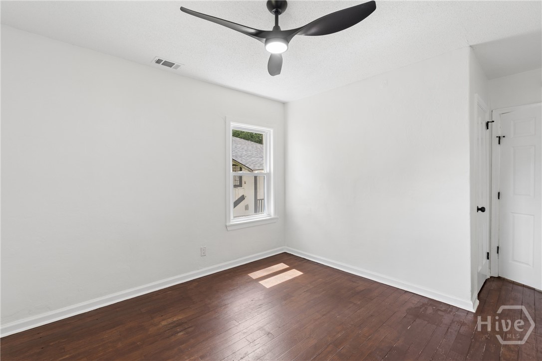 1106 E 53rd Street Property Photo 29