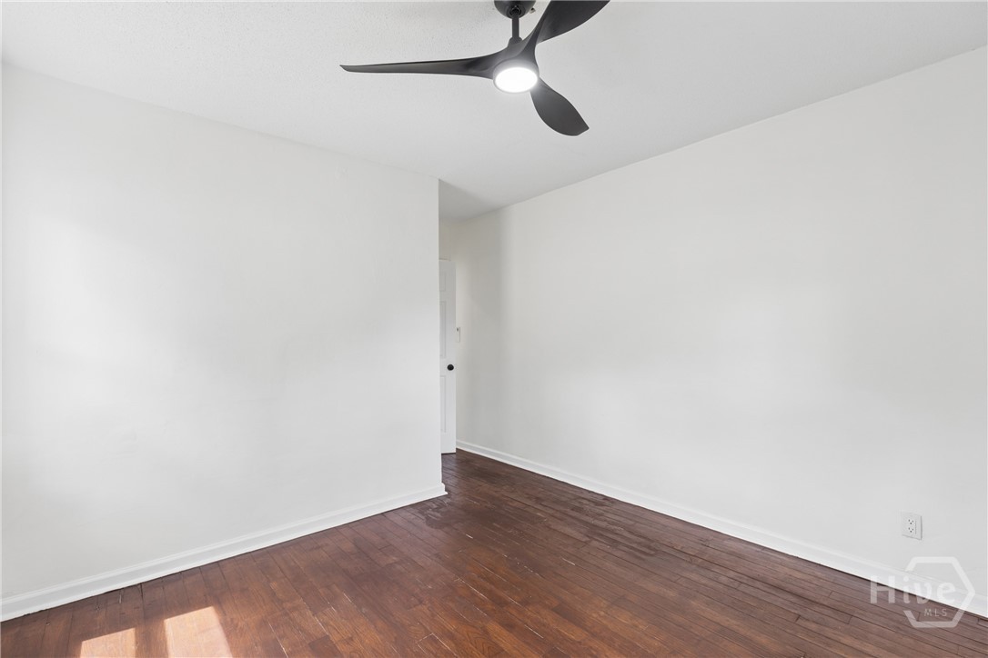 1106 E 53rd Street Property Photo 30
