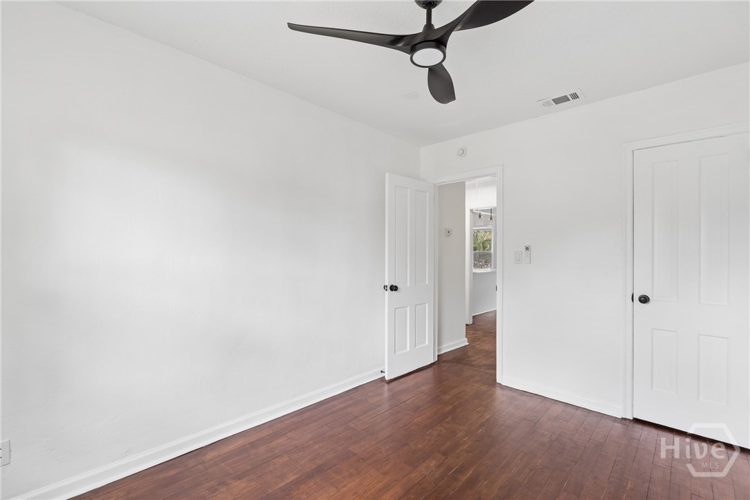 1106 E 53rd Street Property Photo 33