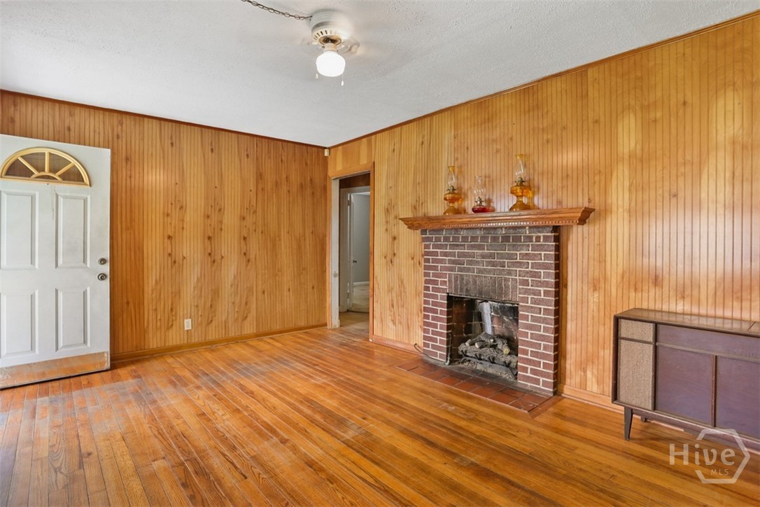 403 Pinehurst Place Property Photo 3