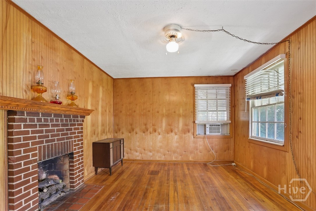 403 Pinehurst Place Property Photo 4