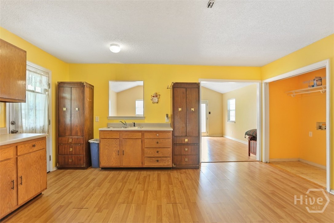 403 Pinehurst Place Property Photo 10
